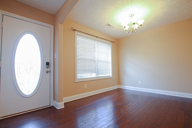 Building Photo - Pet Friendly Ranch!