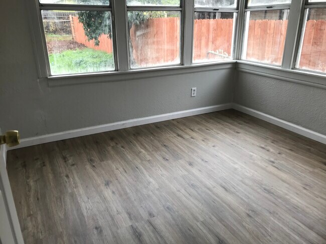 Building Photo - 2127 B Street