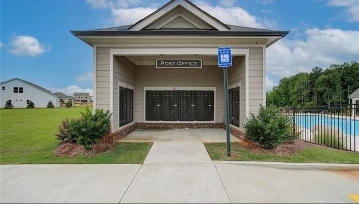 Building Photo - 4462 Silver Oak Dr SW