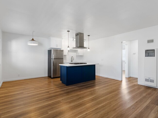 Interior Photo - 936 Cedar Avenue