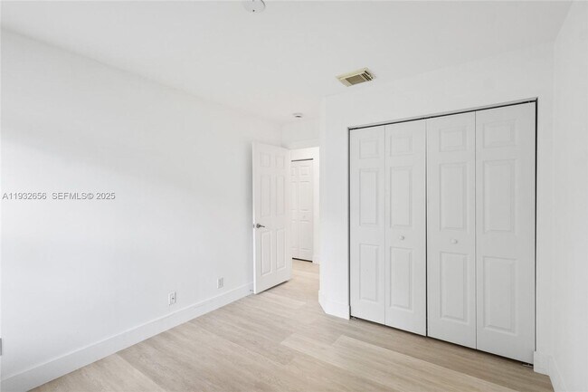 Building Photo - 1050 SW 164th Ave