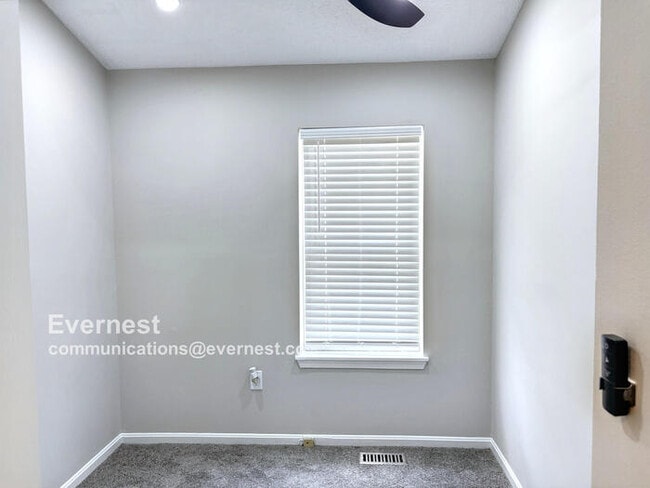 Building Photo - 875 St Michaels Dr
