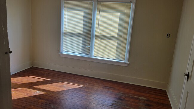 Building Photo - Prospect - 2