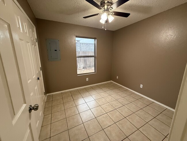 Building Photo - 3717 Bluebird Ave