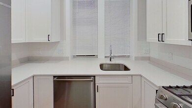 Building Photo - 47 Englewood Ave