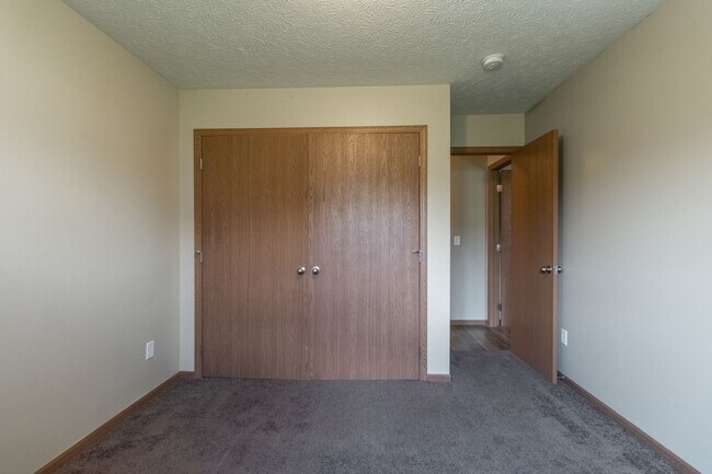 Building Photo - Beautiful Newer Home In South Lincoln