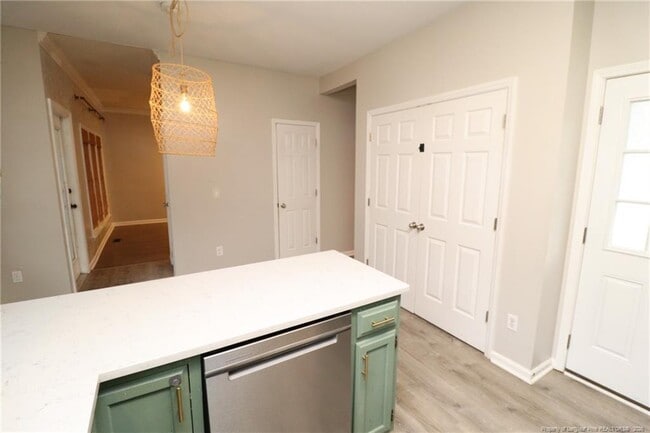 Building Photo - 2704 Thurrock Dr