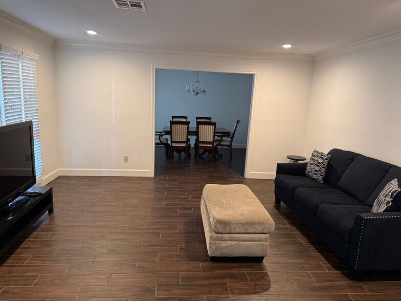 Building Photo - 10507 Cypresswood Dr