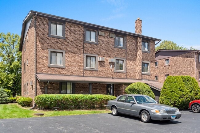 Building Photo - 15128 Quail Hollow Dr