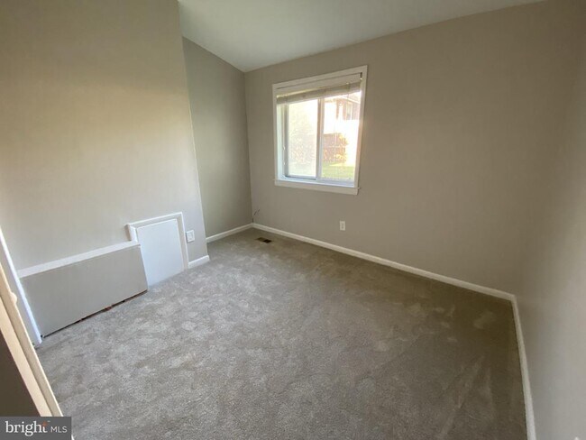 Building Photo - 1712 12th St S