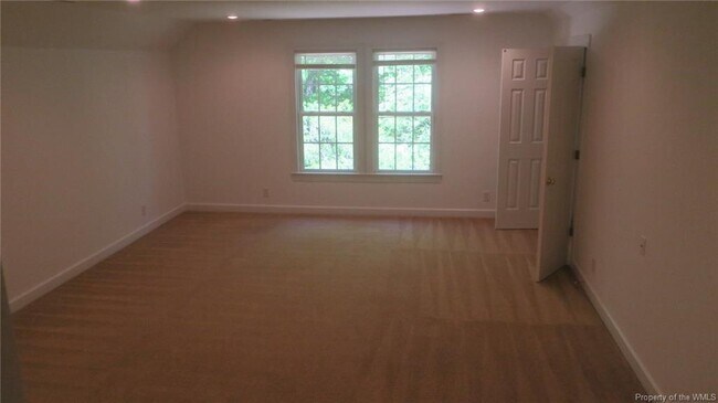 Building Photo - 128 Great Glen