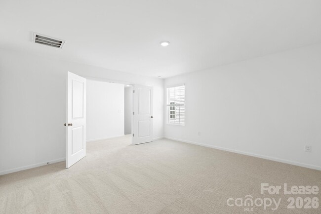 Building Photo - 544 Sand Dunes Dr