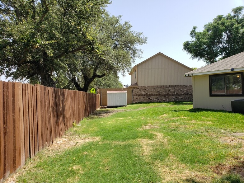 Building Photo - 4433 Flamingo Ct