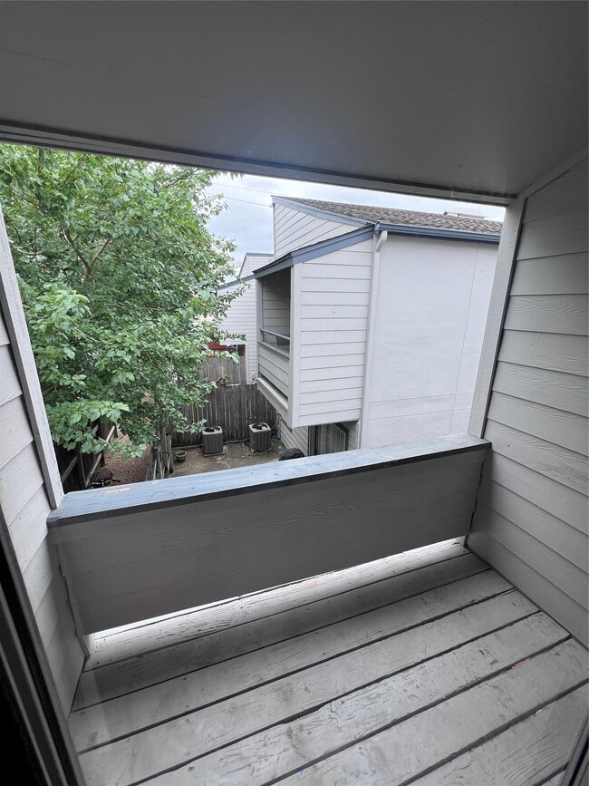 Building Photo - 5917 Fairdale Ln