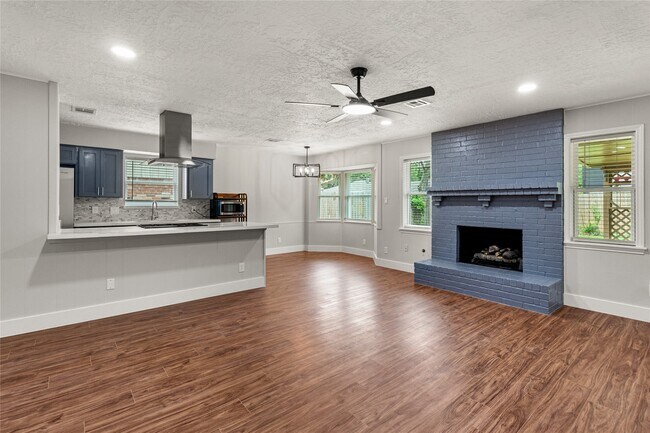 Building Photo - 9639 Springview Ln