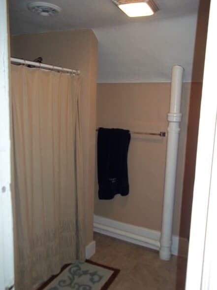 Building Photo - 510 N 8th St