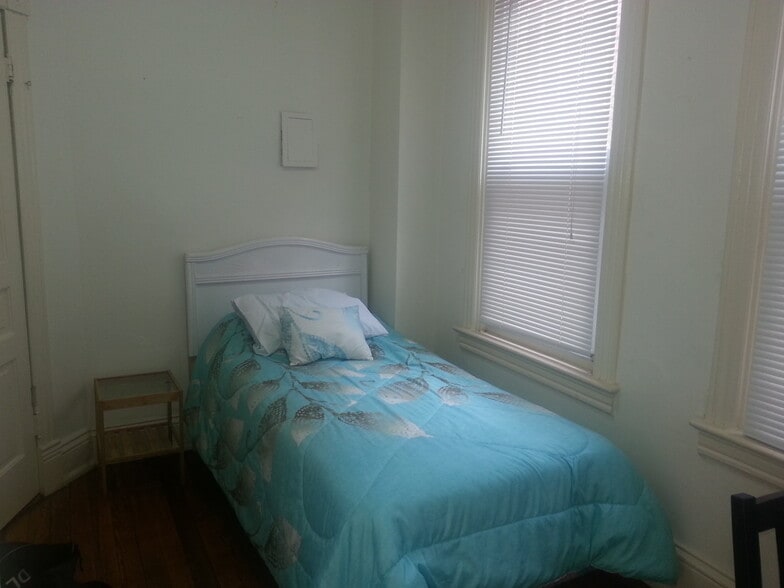 bedroom 2 - 69 N St NW