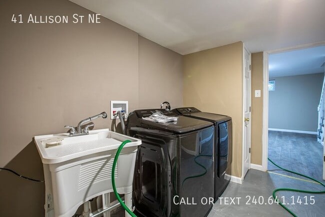 Building Photo - 41 Allison St NE