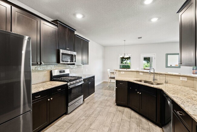 Building Photo - Exquisite 2-Story Traditional Home
