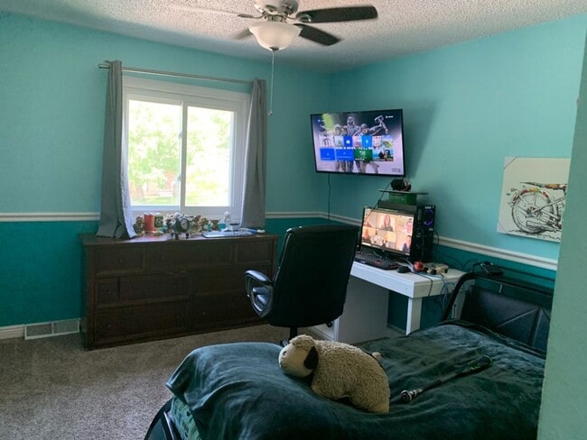 Building Photo - Home For Rent in Papillion
