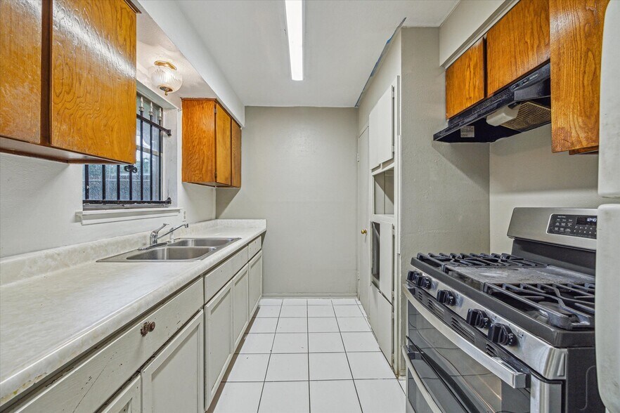 Building Photo - 538 Glenvale Dr