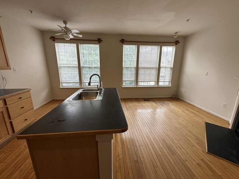 Building Photo - 420 Redland Blvd