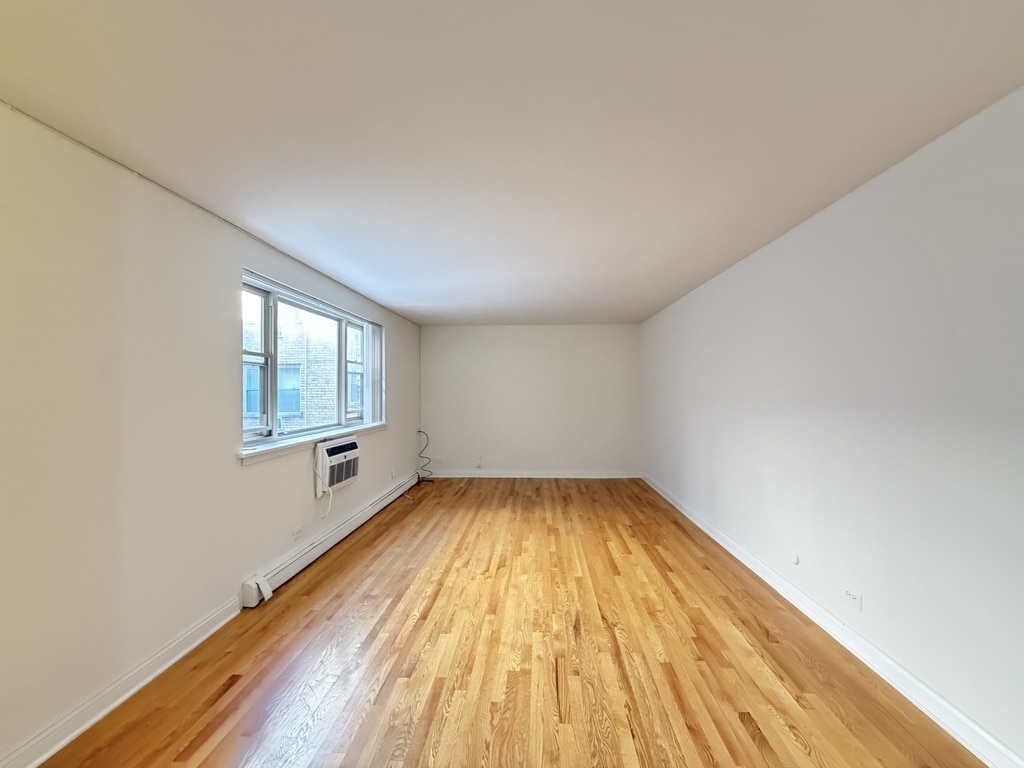 Building Photo - 3710 N Pine Grove Ave