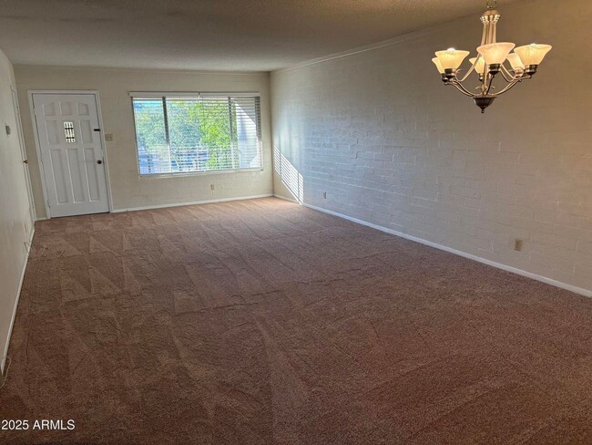 Building Photo - 2 Bedroom 2 Bath condo with ALL utilities included!