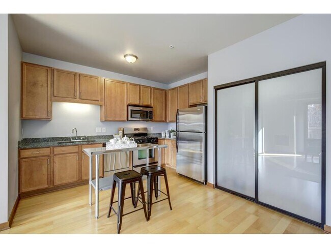 Building Photo - 15 E Franklin Ave