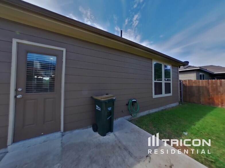 Building Photo - 1708 Cliffbrake Wy