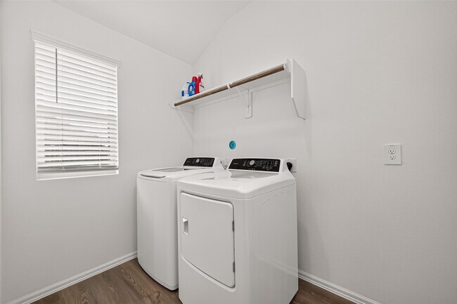 Building Photo - 3112 Catalonion Ct