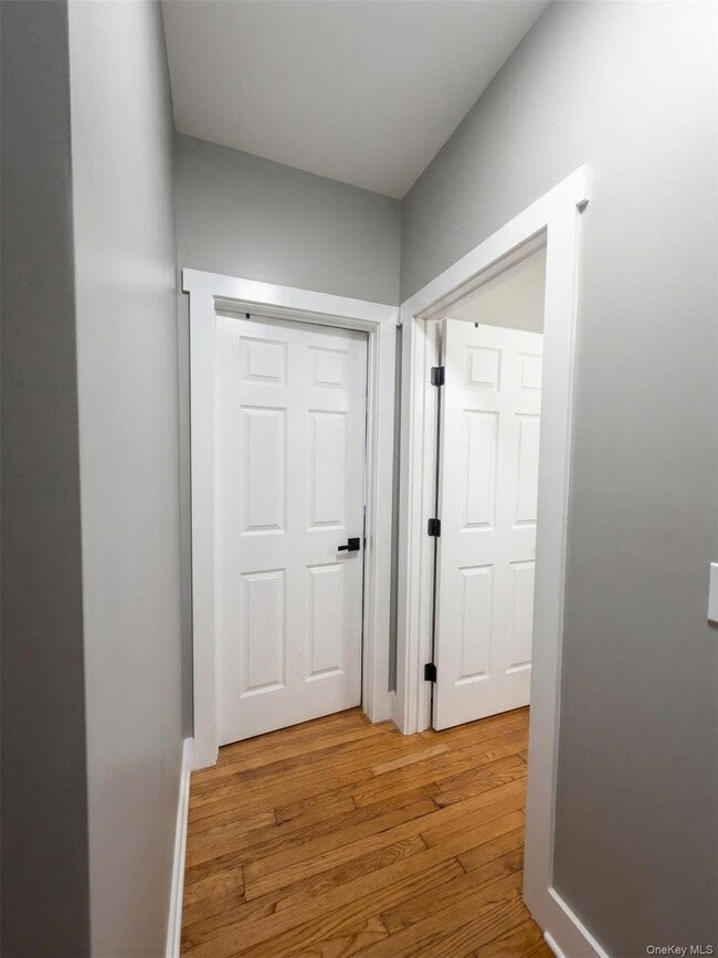 Building Photo - 52 Maple Pl