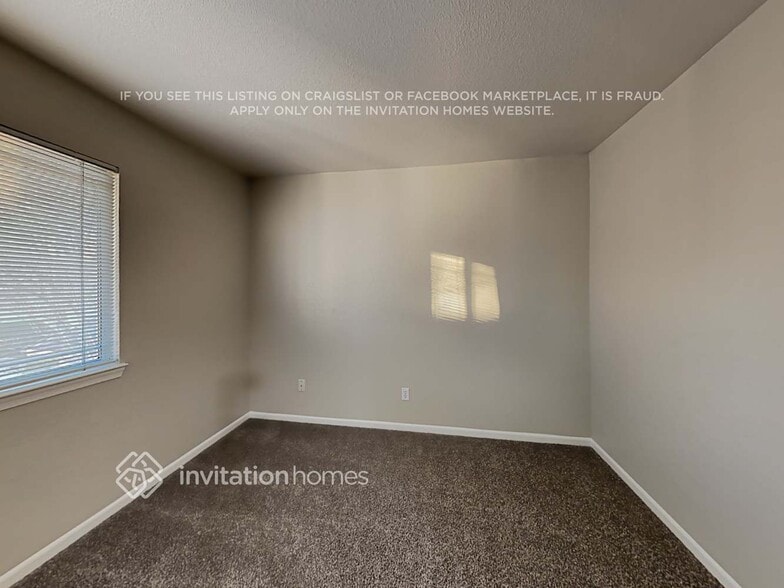 Building Photo - 2245 Fallwater Ln