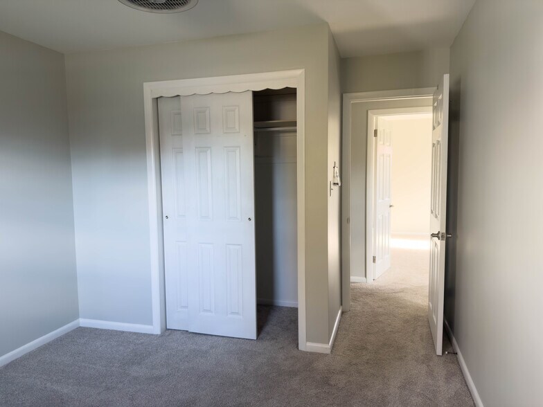 Building Photo - 837 Martin Ave