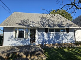 Building Photo - 898 Bowling Green Dr