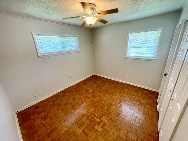 Building Photo - 539 Luckney Rd