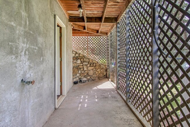 Building Photo - 11 Timothy Ln