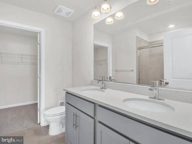 Building Photo - 723 Courier Ln