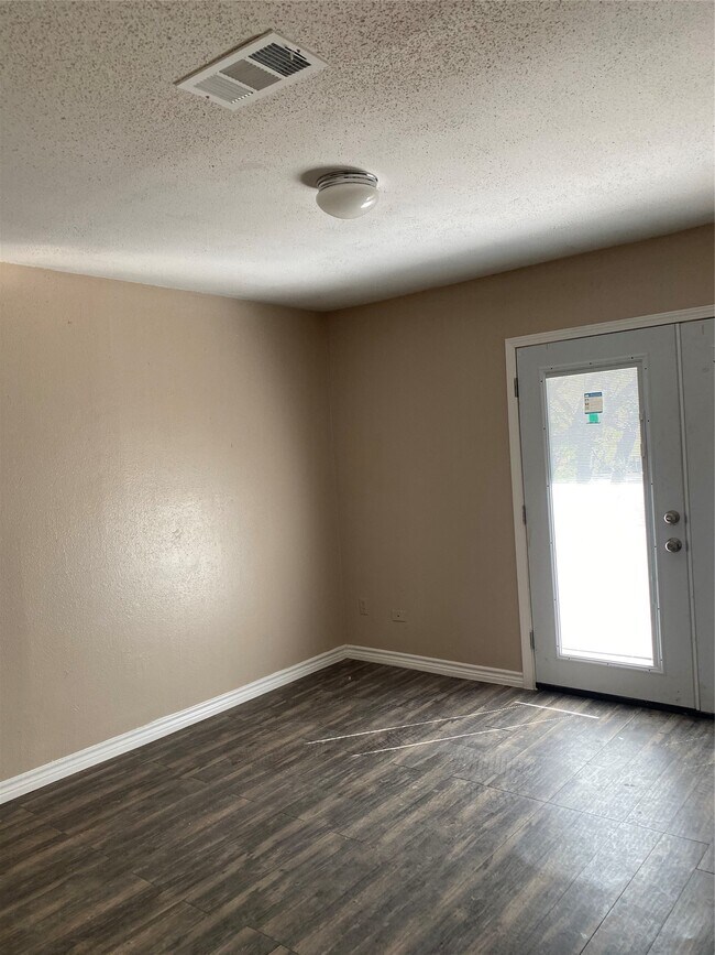 Building Photo - 7952 Grove Ridge Dr