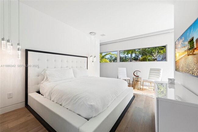 Building Photo - 440 S Hibiscus Dr