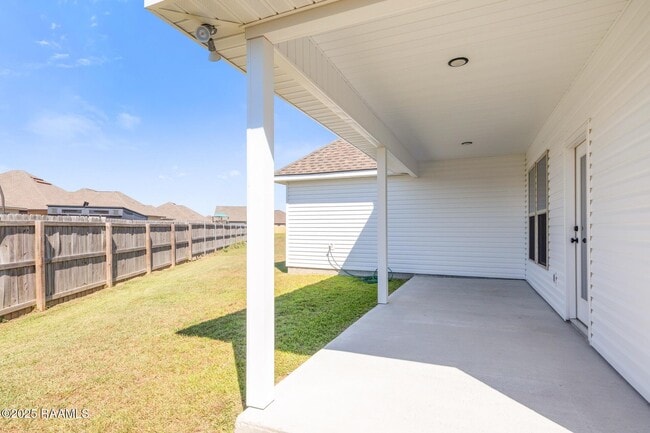 Building Photo - 207 Barnsley Dr
