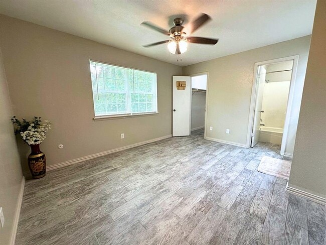 Building Photo - 17802 Autumn Trails Ln