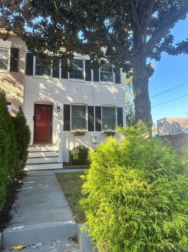 Building Photo - 1220 Portner Rd