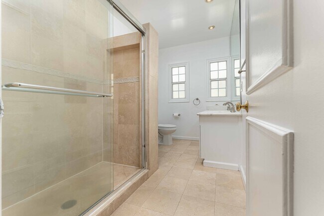 Building Photo - 6252 Commodore Sloat Dr