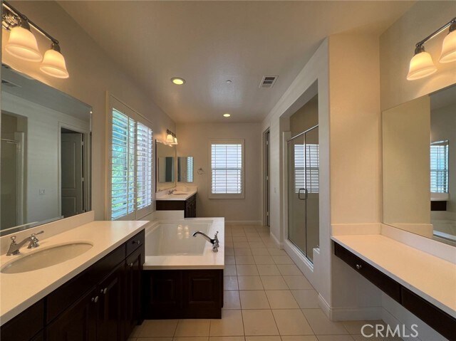 Building Photo - 160 Willowbend