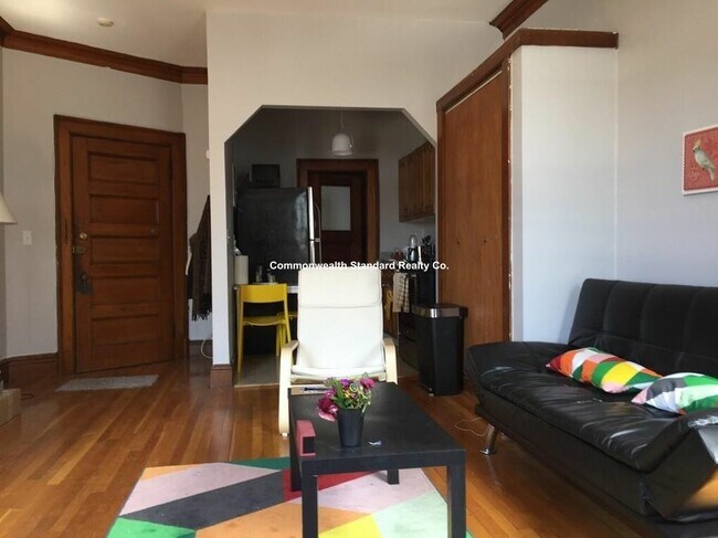 Building Photo - 849 Beacon St