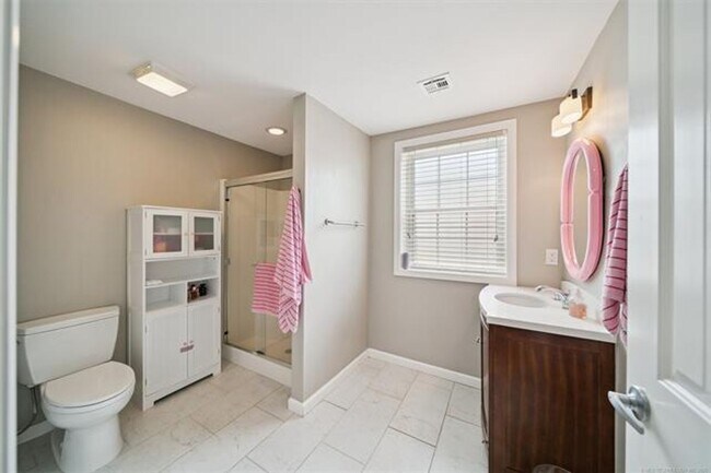 Building Photo - Gorgeous updated and modern open layout