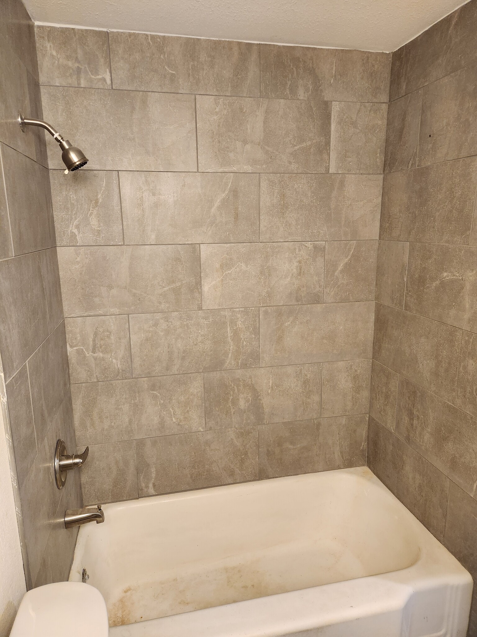 Bathroom #2 - 611 E Highway 11