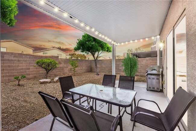 Building Photo - 9062 Mackanos Ave