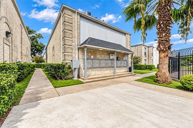 Building Photo - 6606 De Moss Dr